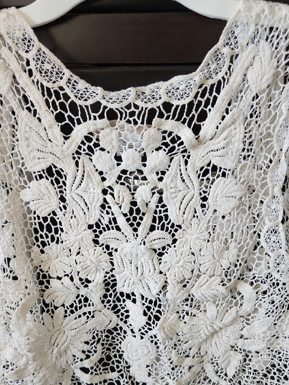 Francesca's Collections Cream Crochet Floral Lace Cropped Vest - Picture 5 of 5